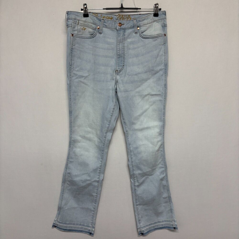 NWT Wrangler x Lainey Wilson Women Boot Hugger Jeans Size 34x32 Denim C139 -10